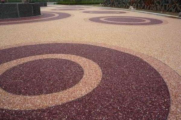陶瓷彩砂顆粒材料做路面地坪實(shí)用嗎？