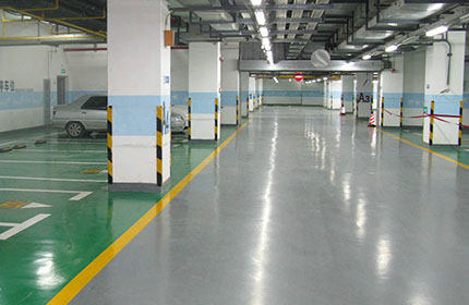 停車場環(huán)氧地坪施工采用地坪漆有哪些優(yōu)點？